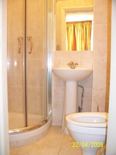 Single Room with Private Bathroom at Citystay Hotel, photo 2